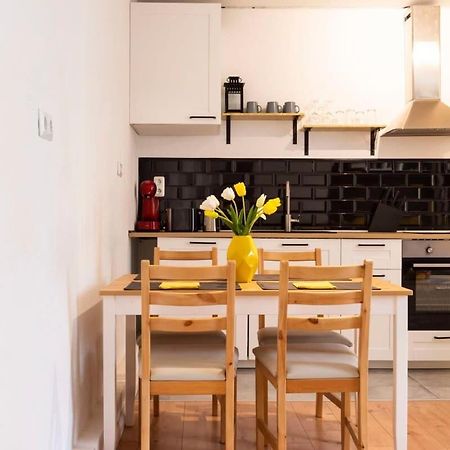 2 Bedroom In Great Location In Kreuzberg Berlin Exterior photo